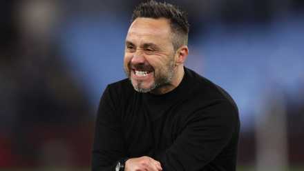 Tottenham manager Roberto De Zerbi celebrates win at Aston Villa