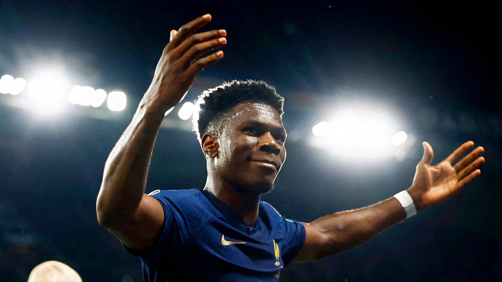 Man Utd Dealt Huge Blow as Fabrizio Romano Drops Big Tchouameni Update
