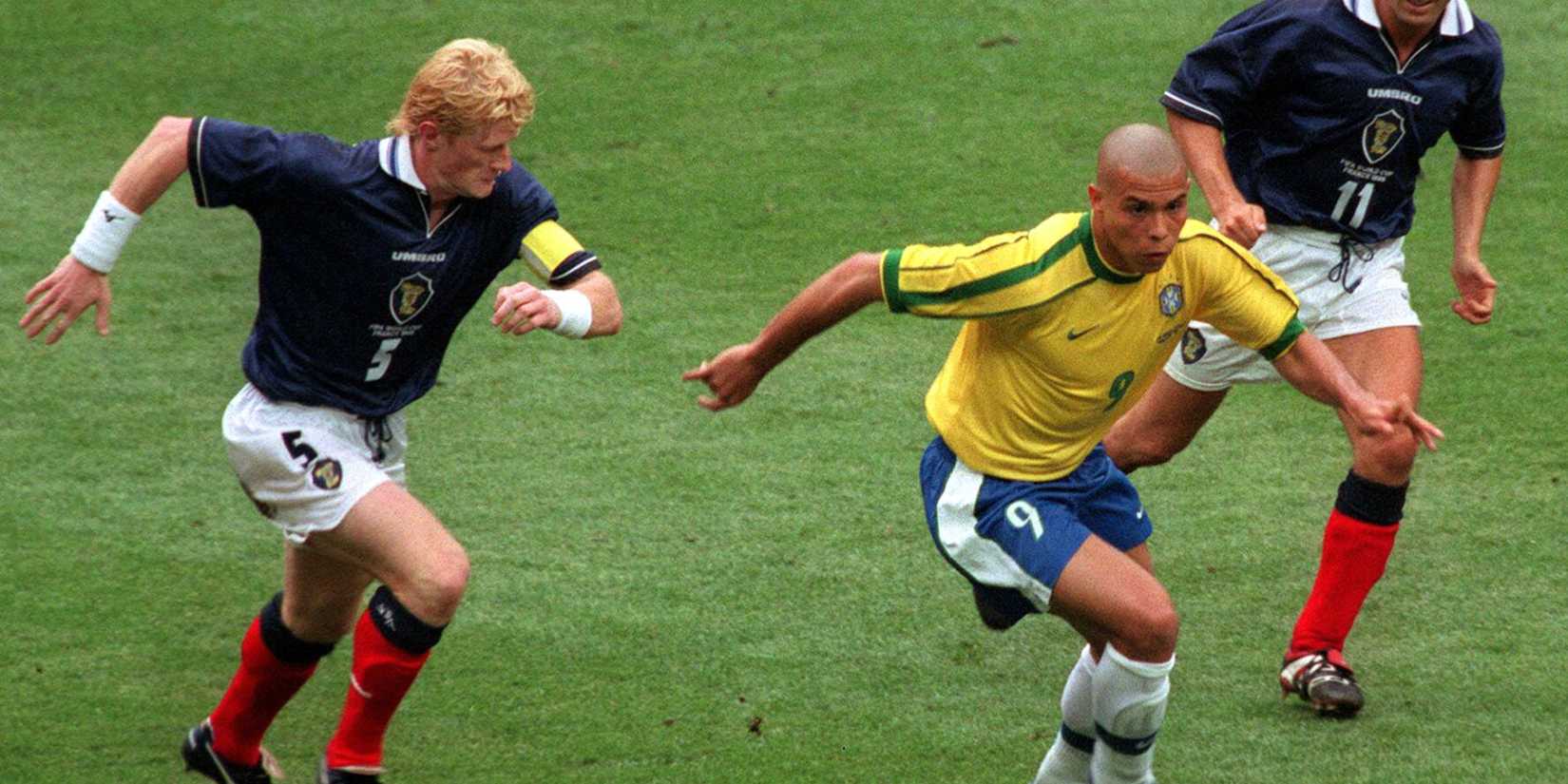 Colin Hendry Scotland Ronaldo Brazil 1998 World Cup