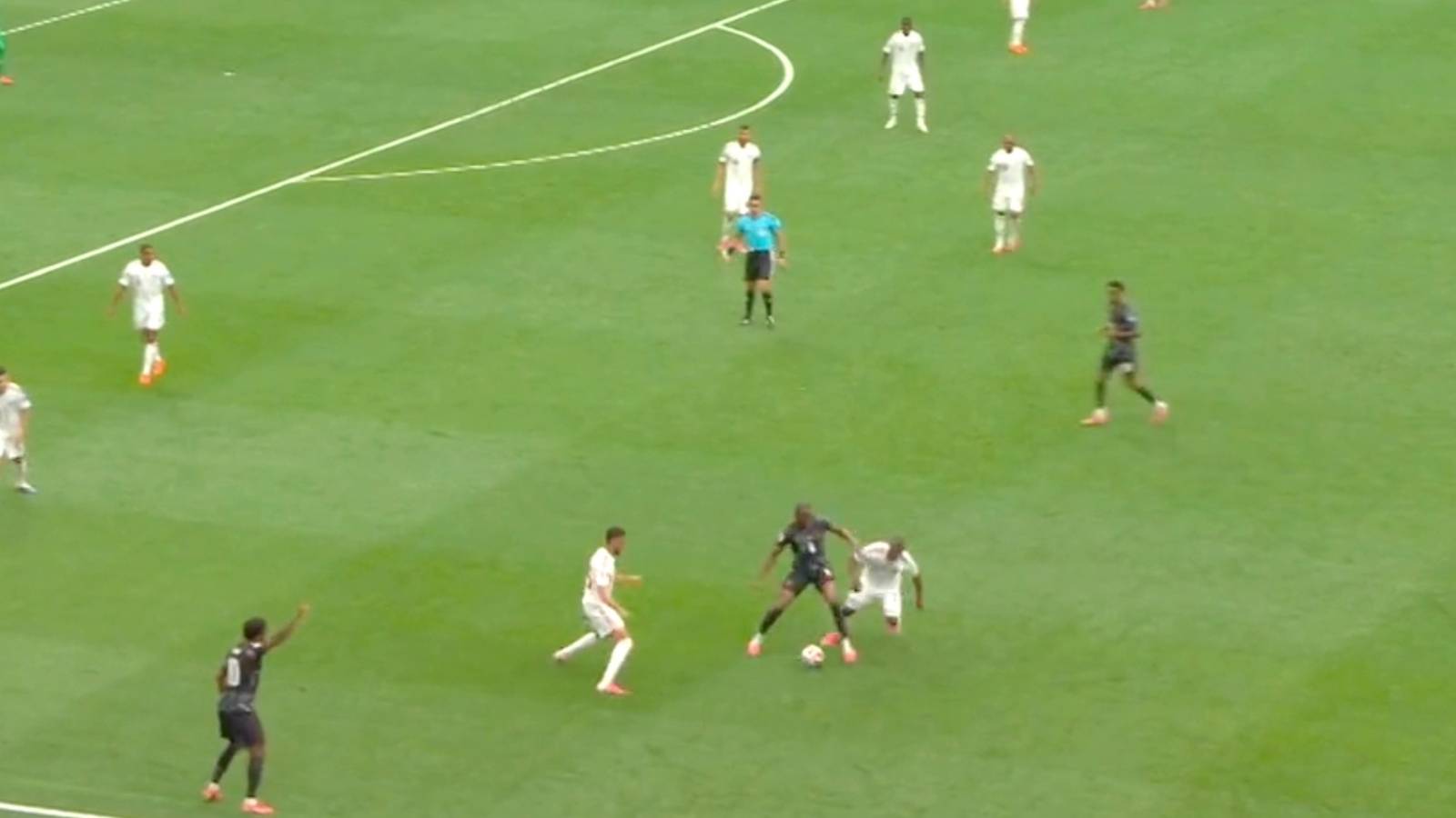Ismael Kone Injury Expert Predicts How Long Canada Star Will Be Sidelined ismael-kone-injury-expert-predicts-how-long-canada-star-will-be-sidelined