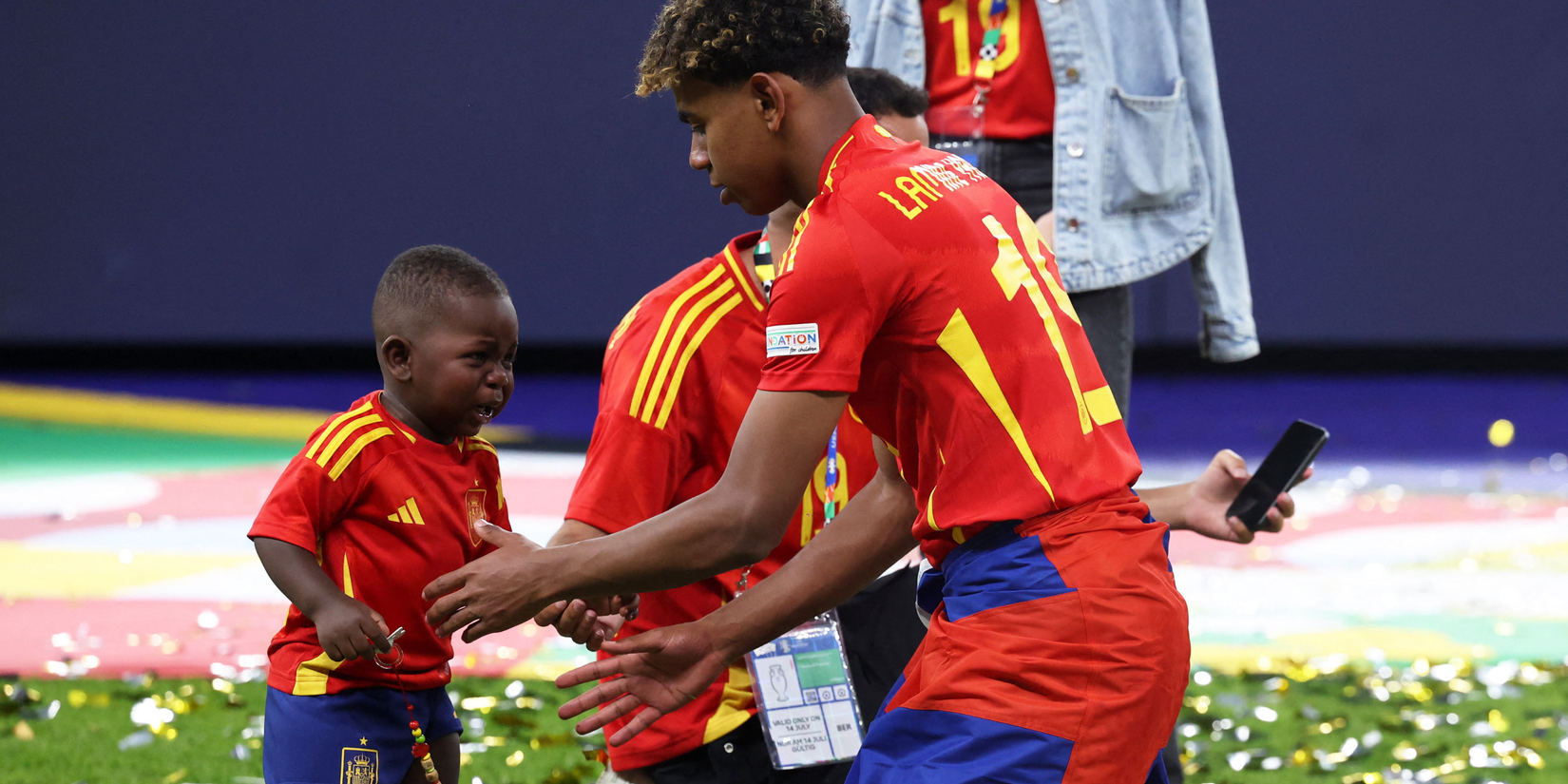 Lamine Yamal (Spain) celebrates Euro 2024 win with his brother