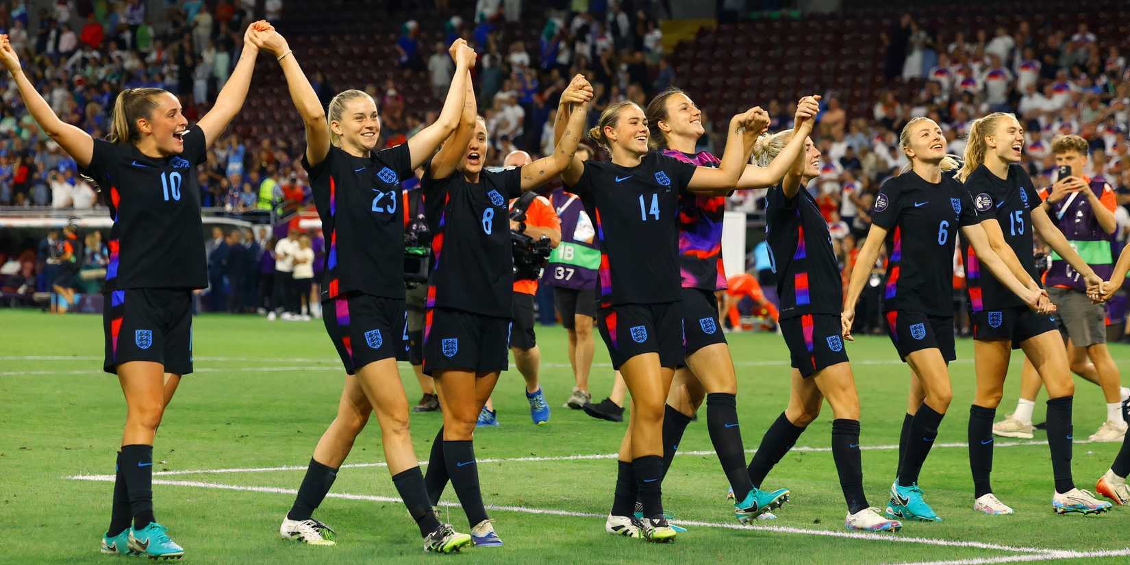 The England women's football team celebrate at Euro 2025