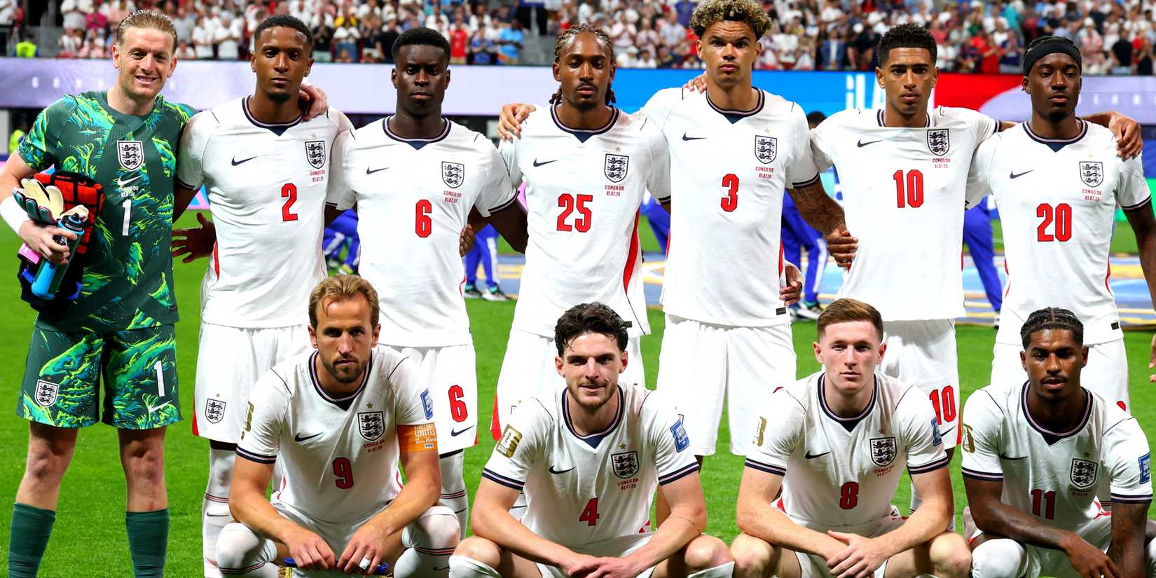  England players pose for a team group photo before the match vs DR Congo
