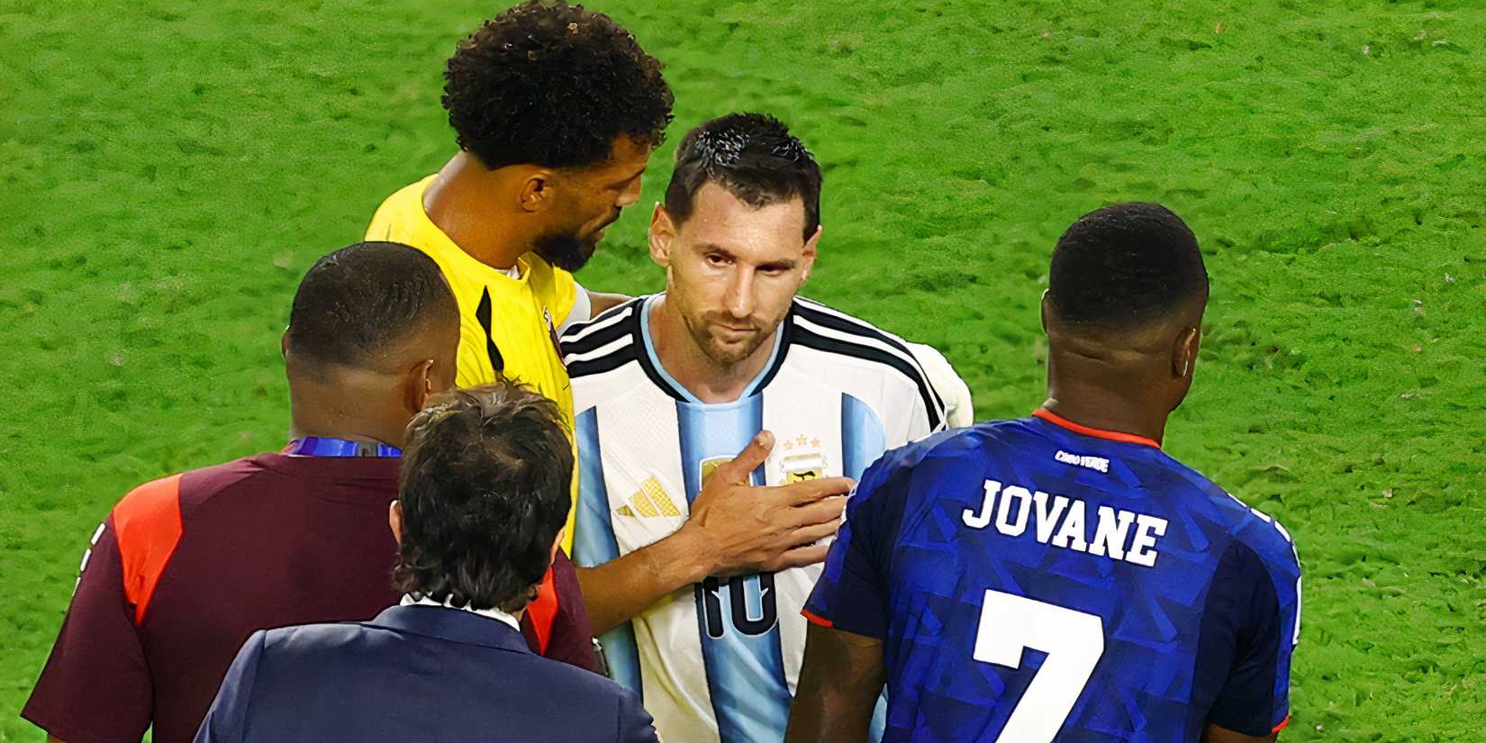 Lionel Messi with Cape Verde players