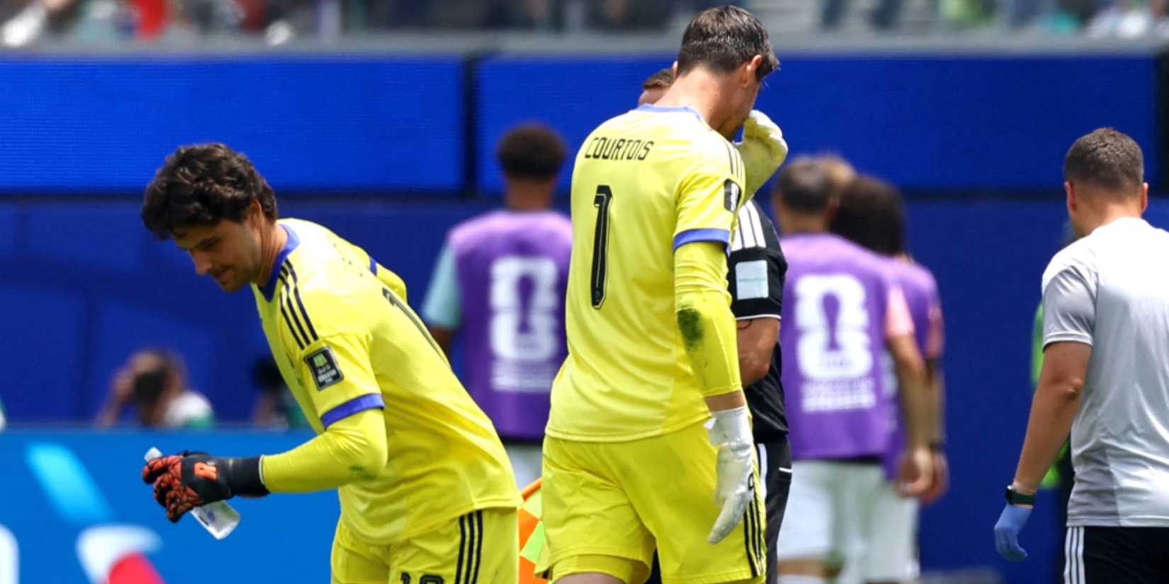 Senne Lammens goes on for Thibaut Courtois