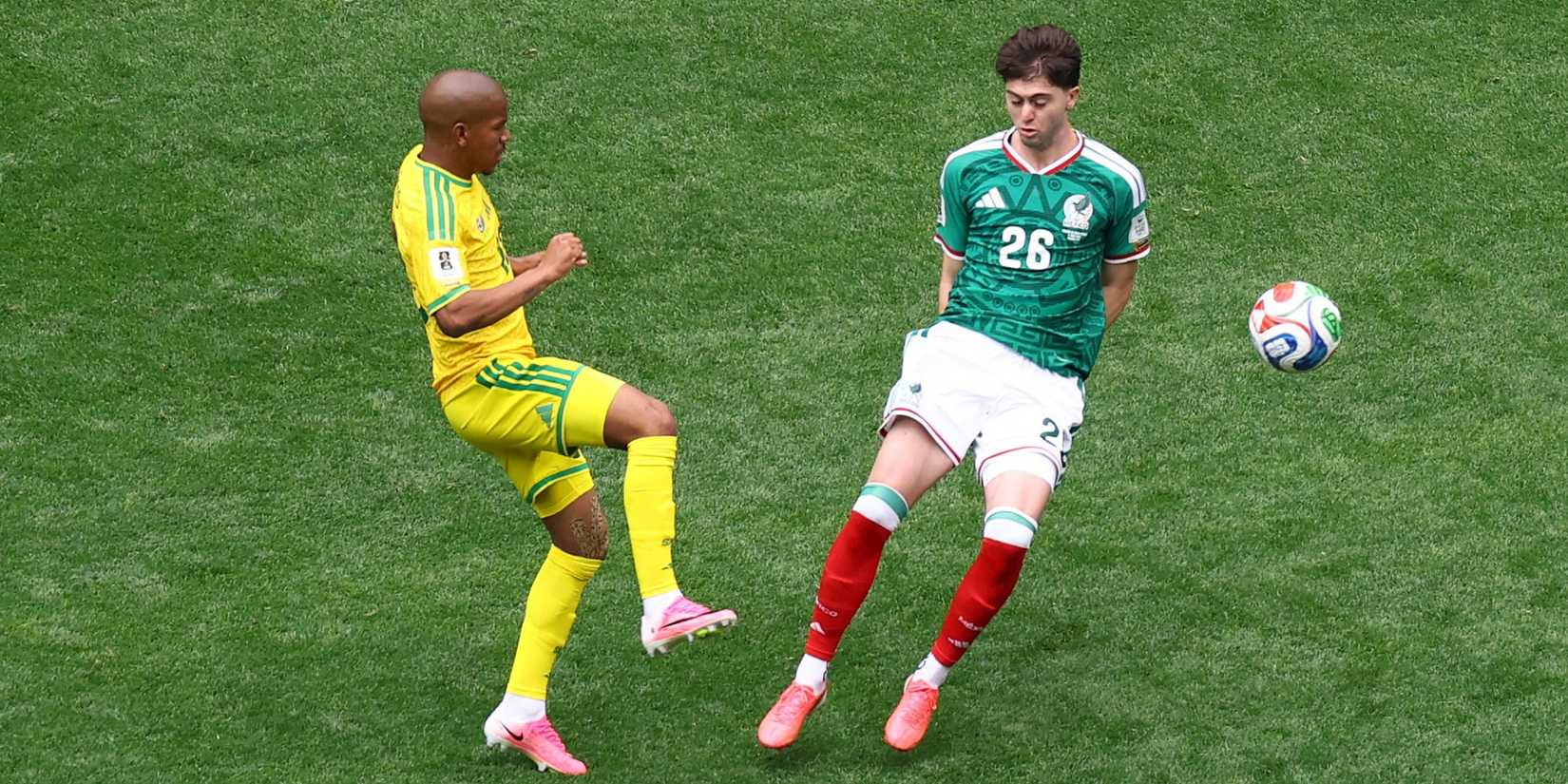 Mexico's Brian Gutierrez in action with South Africa's Jayden Adams