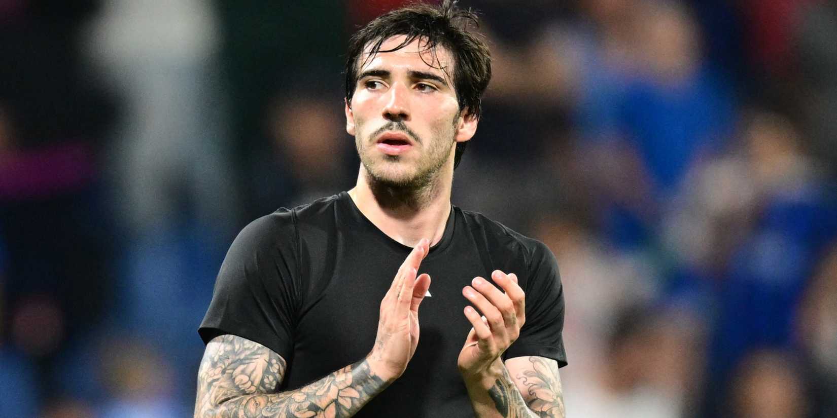 Sandro Tonali in action for Italy