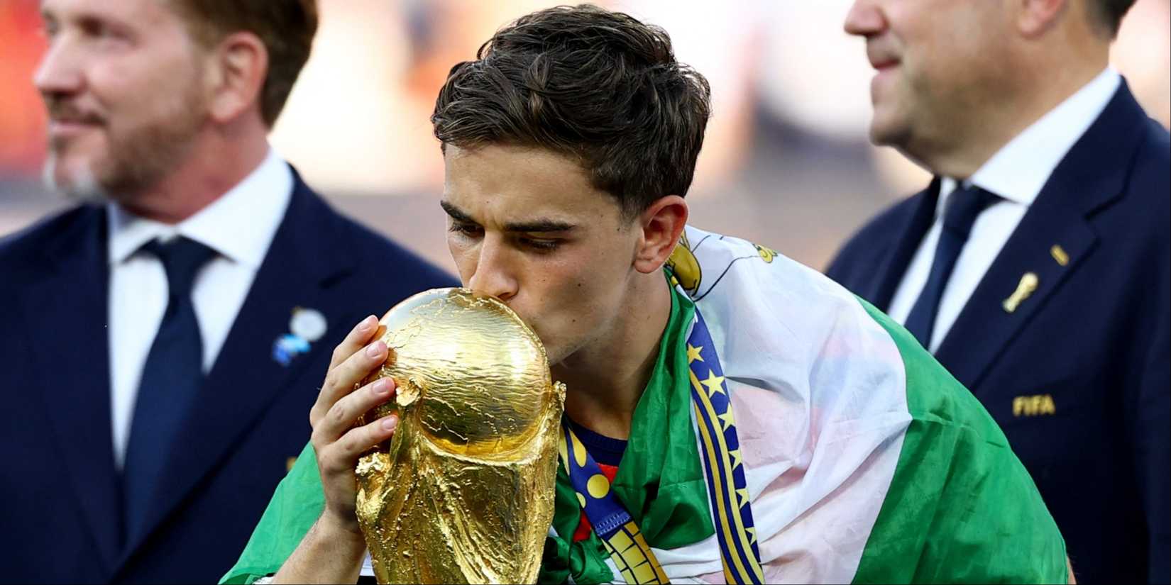 Gavi (Spain) with the World Cup