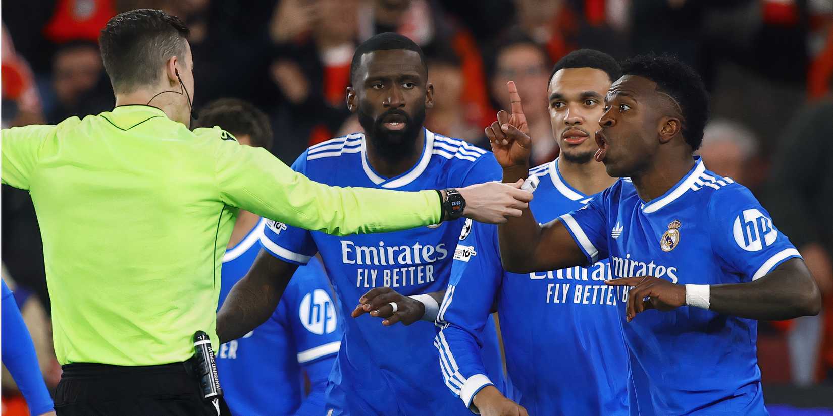 Vinicius Referee Benfica Anti Racism