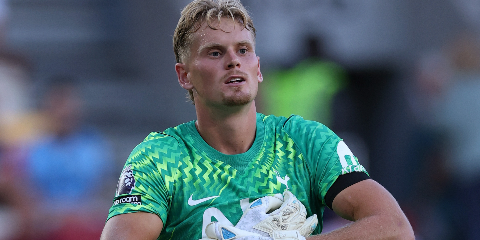 Tottenham Must Replace 4/10 Dud Antonin Kinsky After Coventry Howler