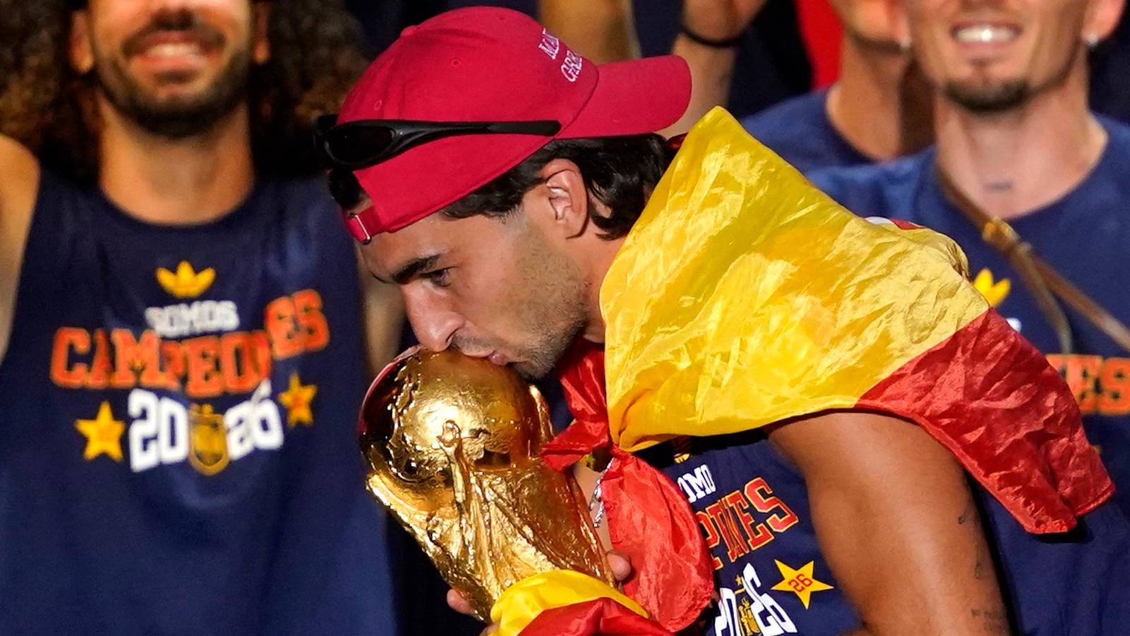 Torres's MAGA hat: cheeky or political? — photo: GiveMeSport — Football