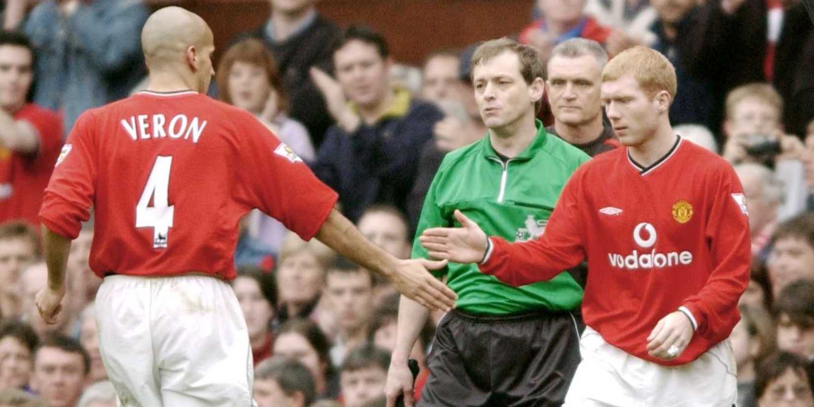Man United's Paul Scholes comes son for Juan Sebastian Veron