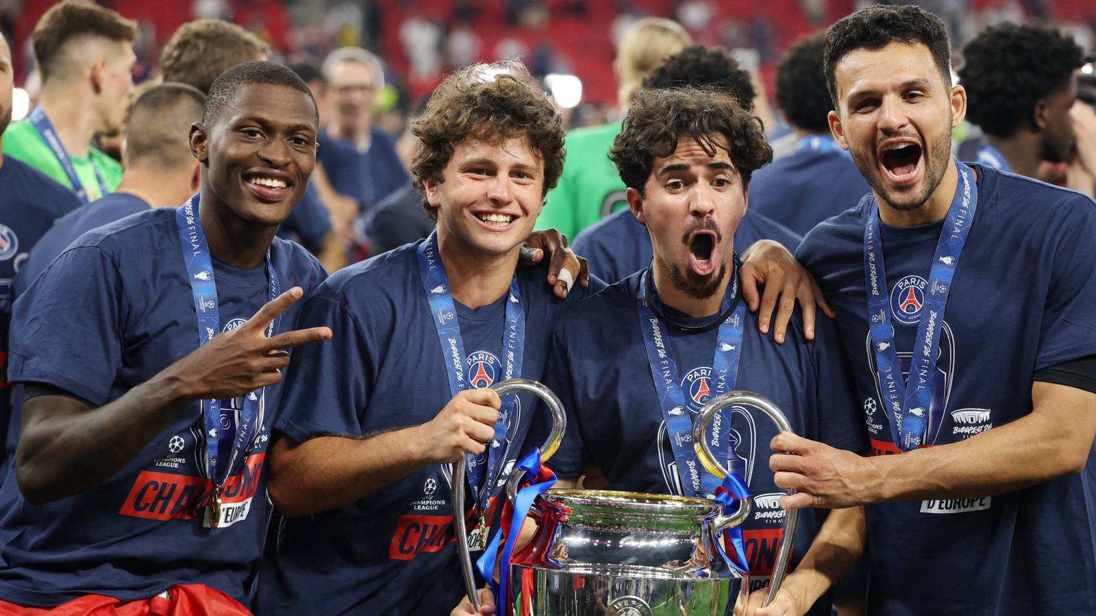 Man Utd Crack Top 10 in World Rankings