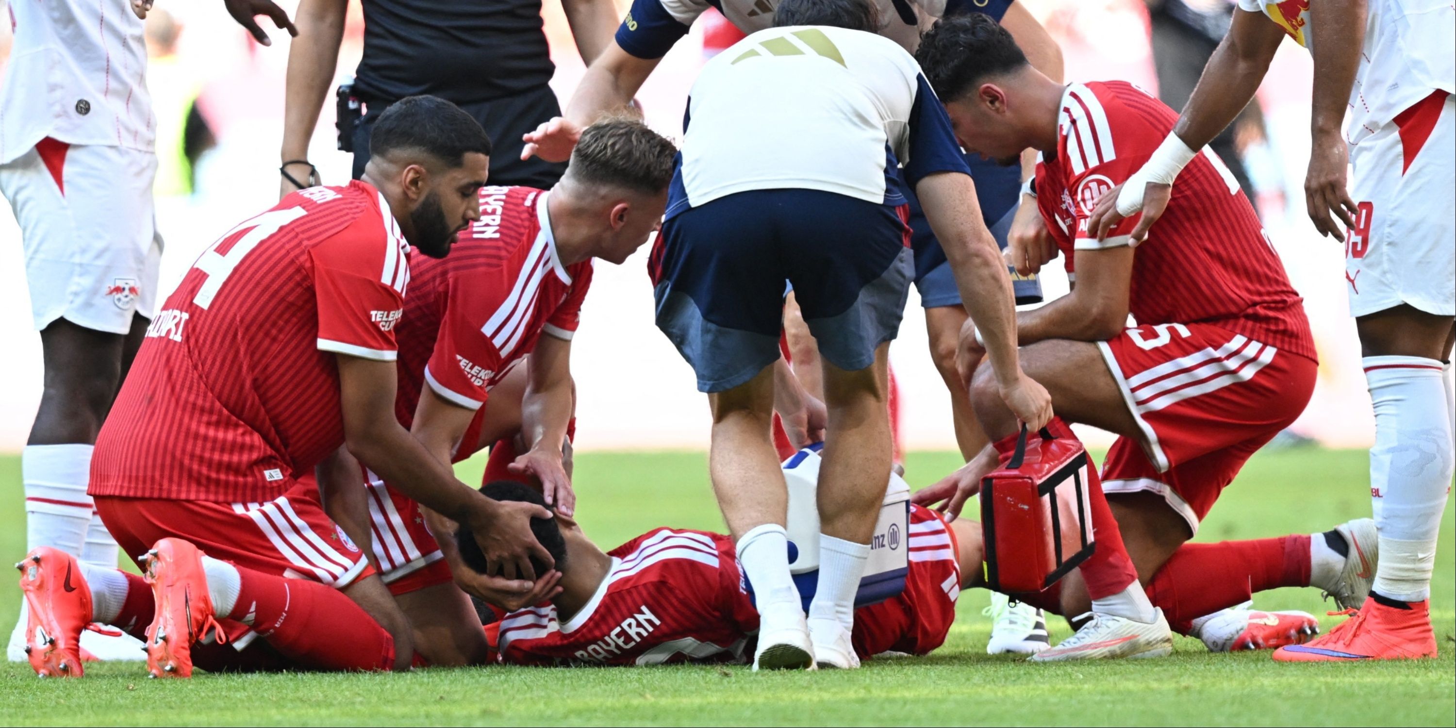 Bayern Munich’s Saibari Praised For Actions as Jamal Musiala Collapses