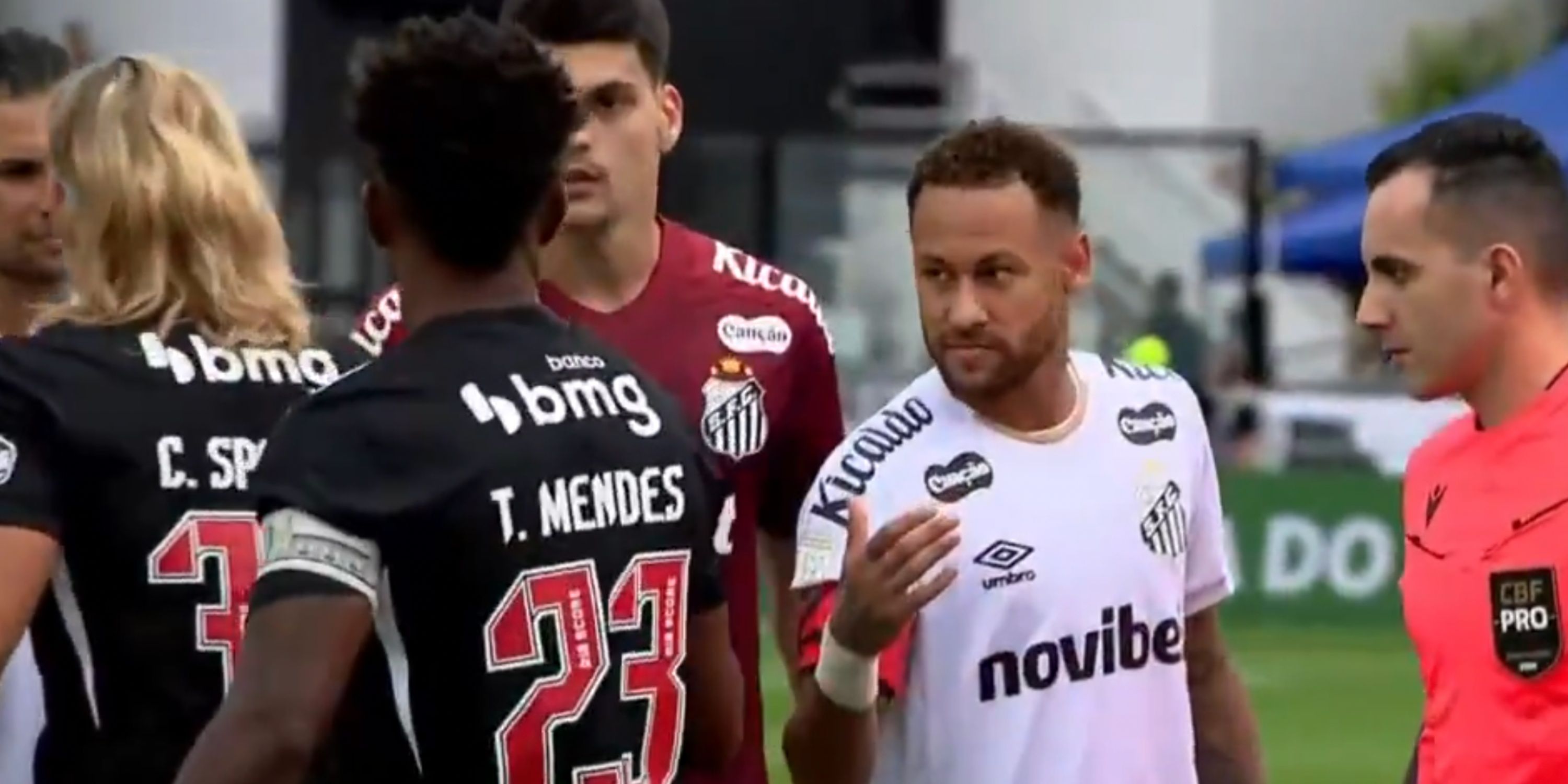 Why Vasco's Captain Thiago Mendes Refused to Shake Neymar's Hand Before Match