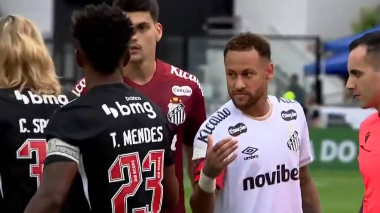 Vasco Captain Snubs Neymar's Handshake, Then Neymar Posts Five Words