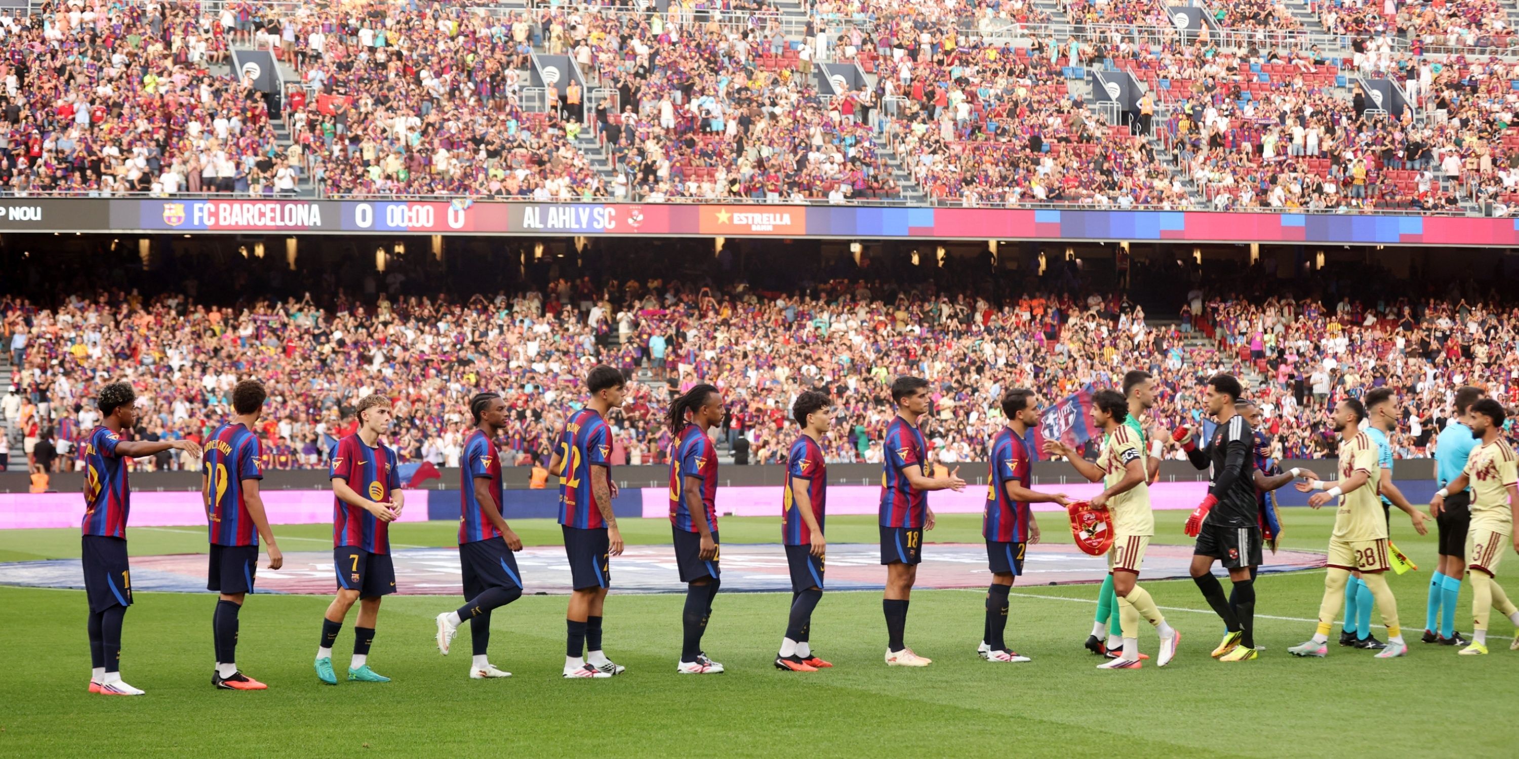 Barcelona Fans Slammed For Booing Frenkie de Jong Before Al Ahly