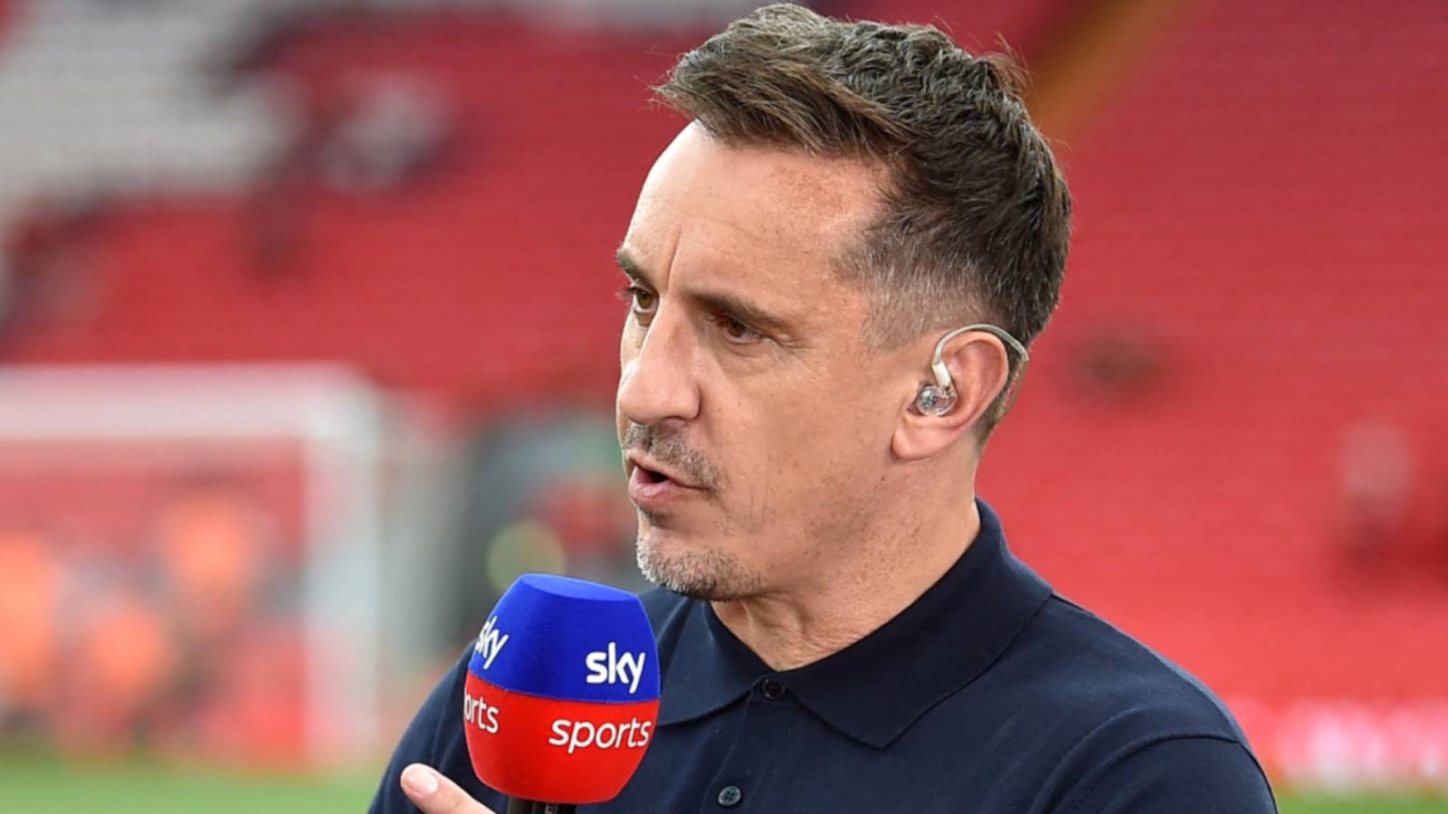 Gary Neville Urges Chelsea to Sign Emi Martinez