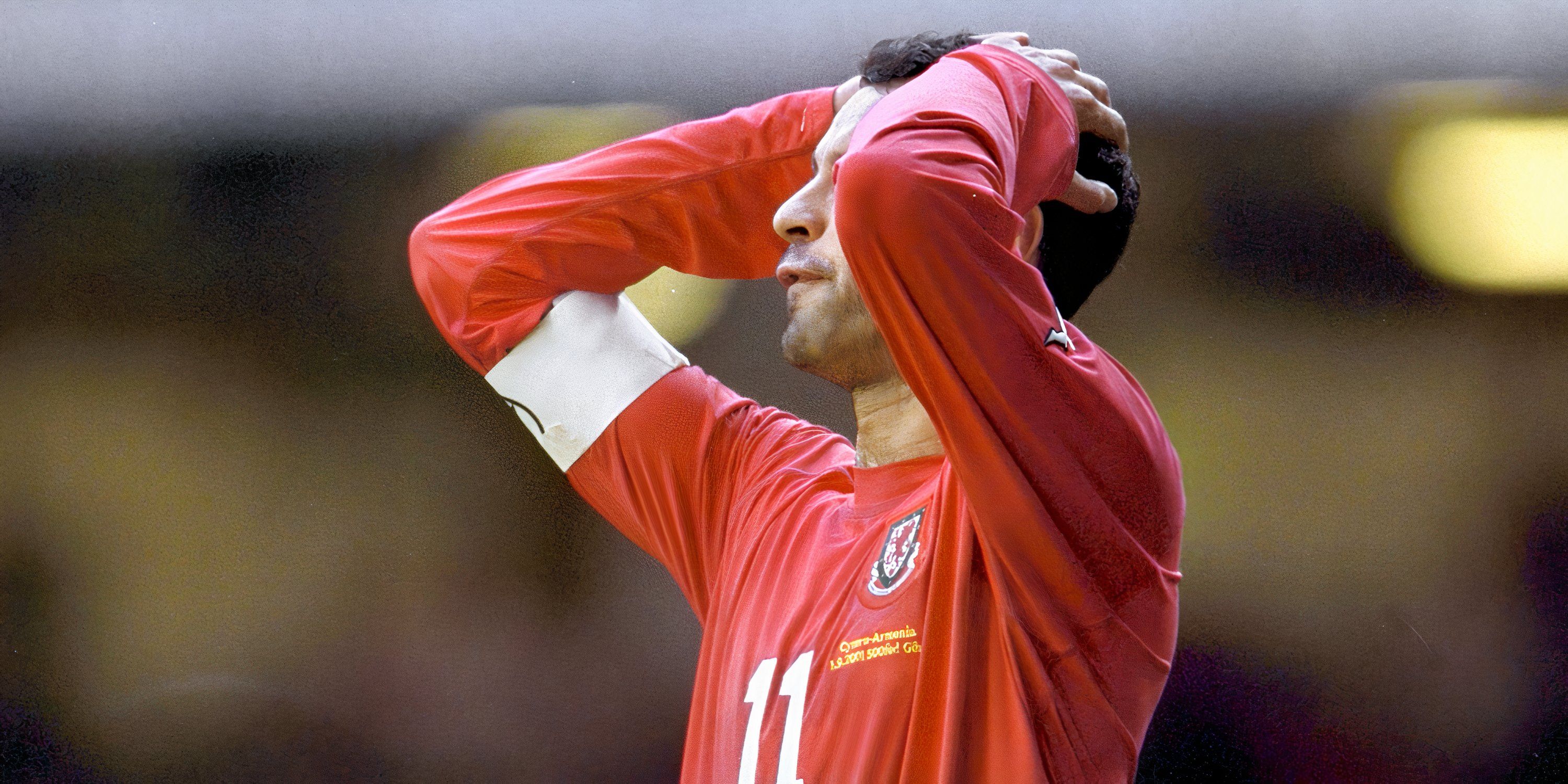 When Ryan Giggs Got the Only Red Card of His Career