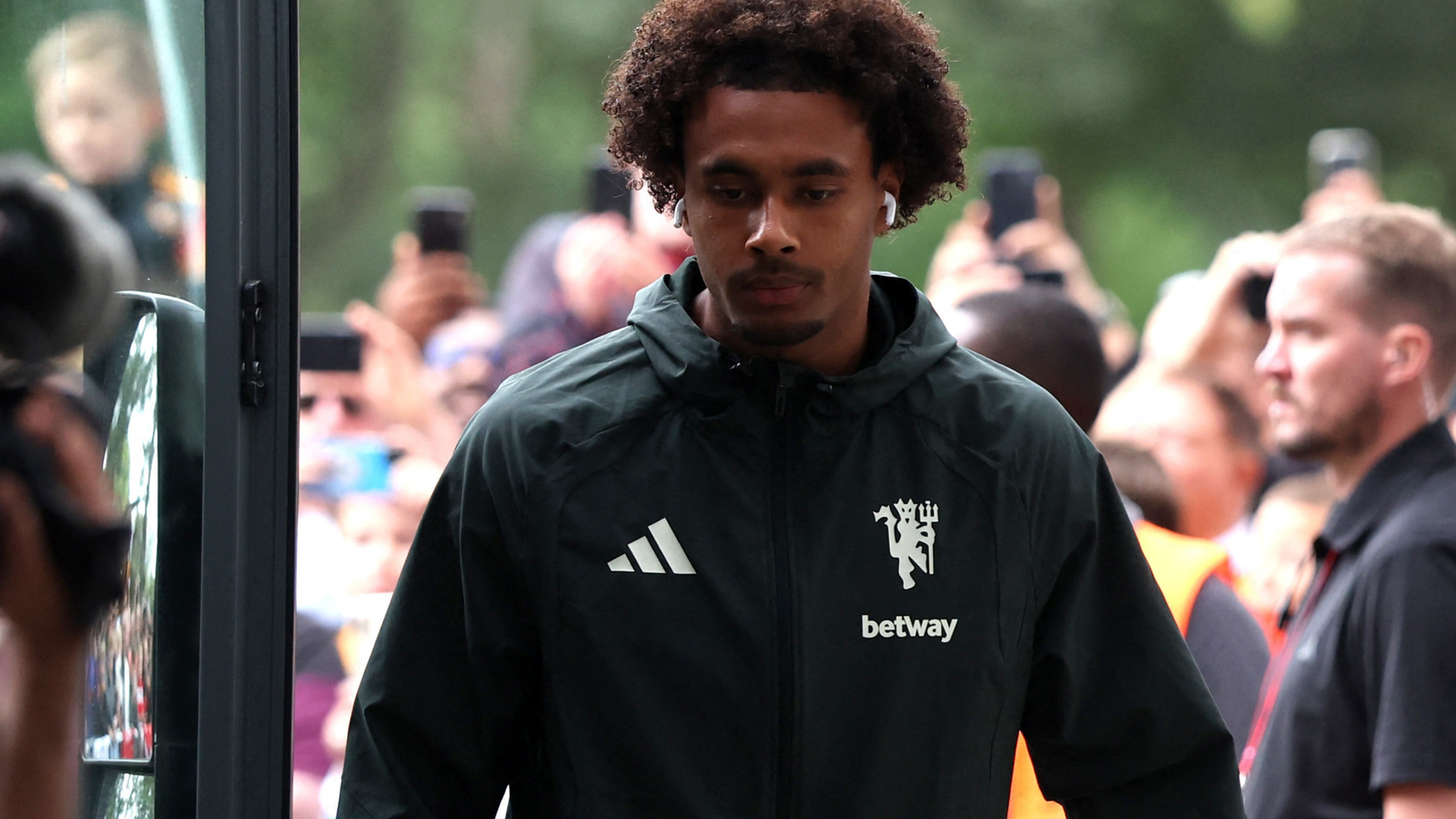 United's deadline-day striker hunt, explained — photo: GiveMeSport — Football