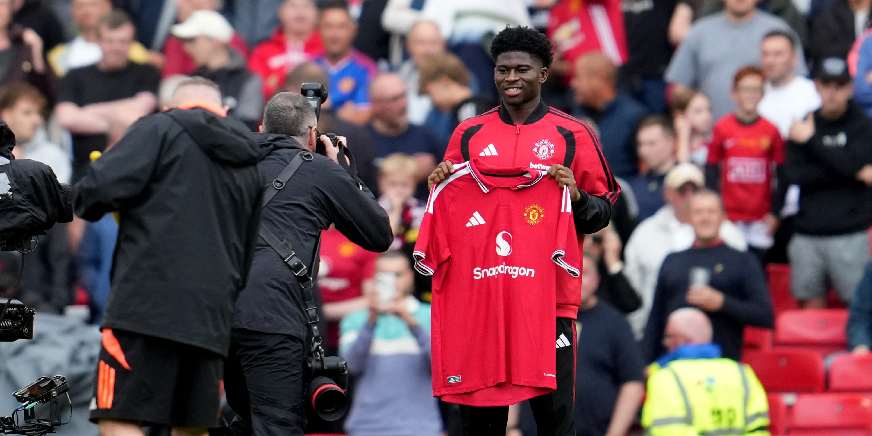 Man Utd vs Brighton: Carrick Drops Team News Update on Baleba and Shaw