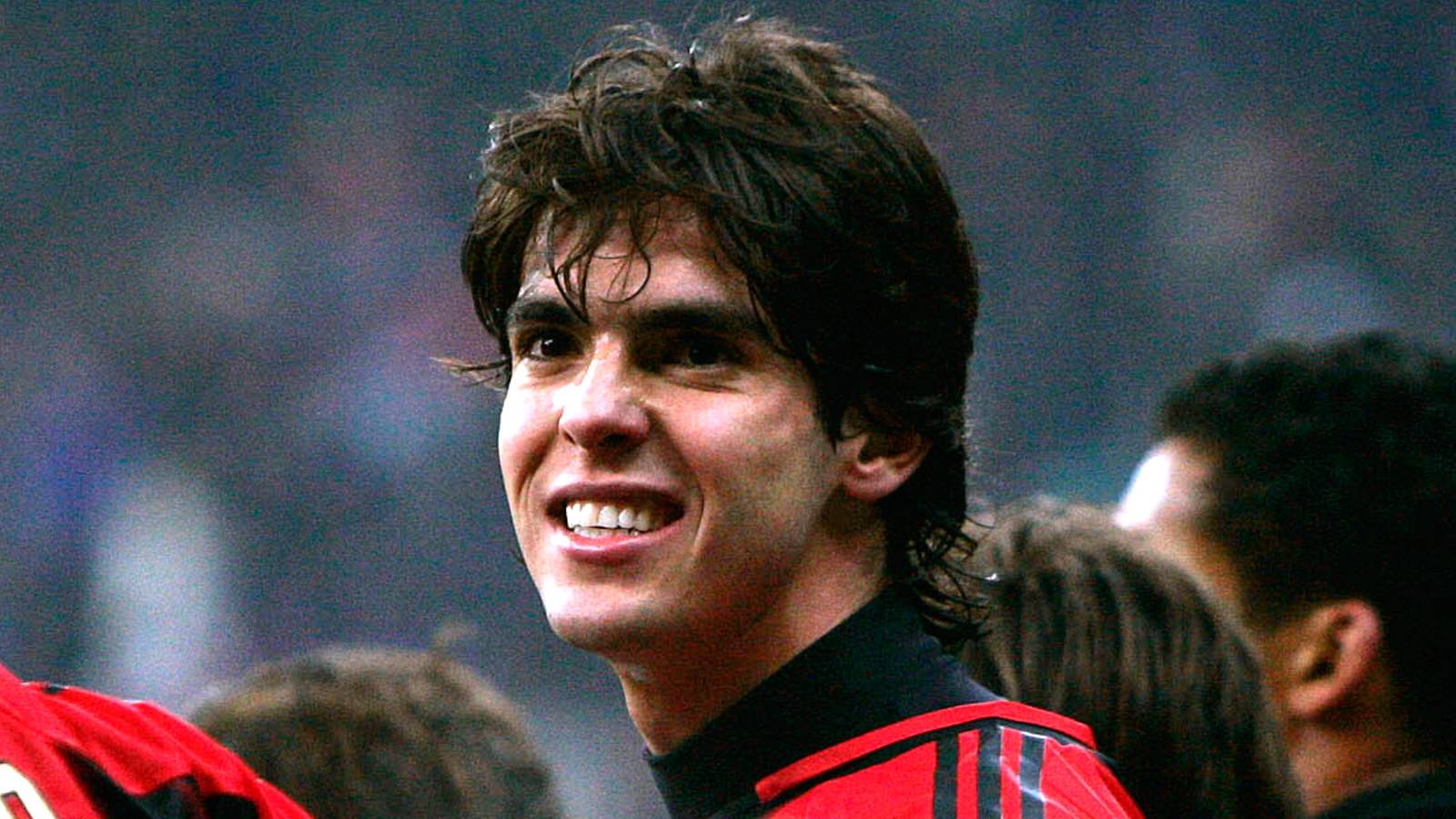 Kaká Hails Old Trafford Atmosphere as a Spectacle