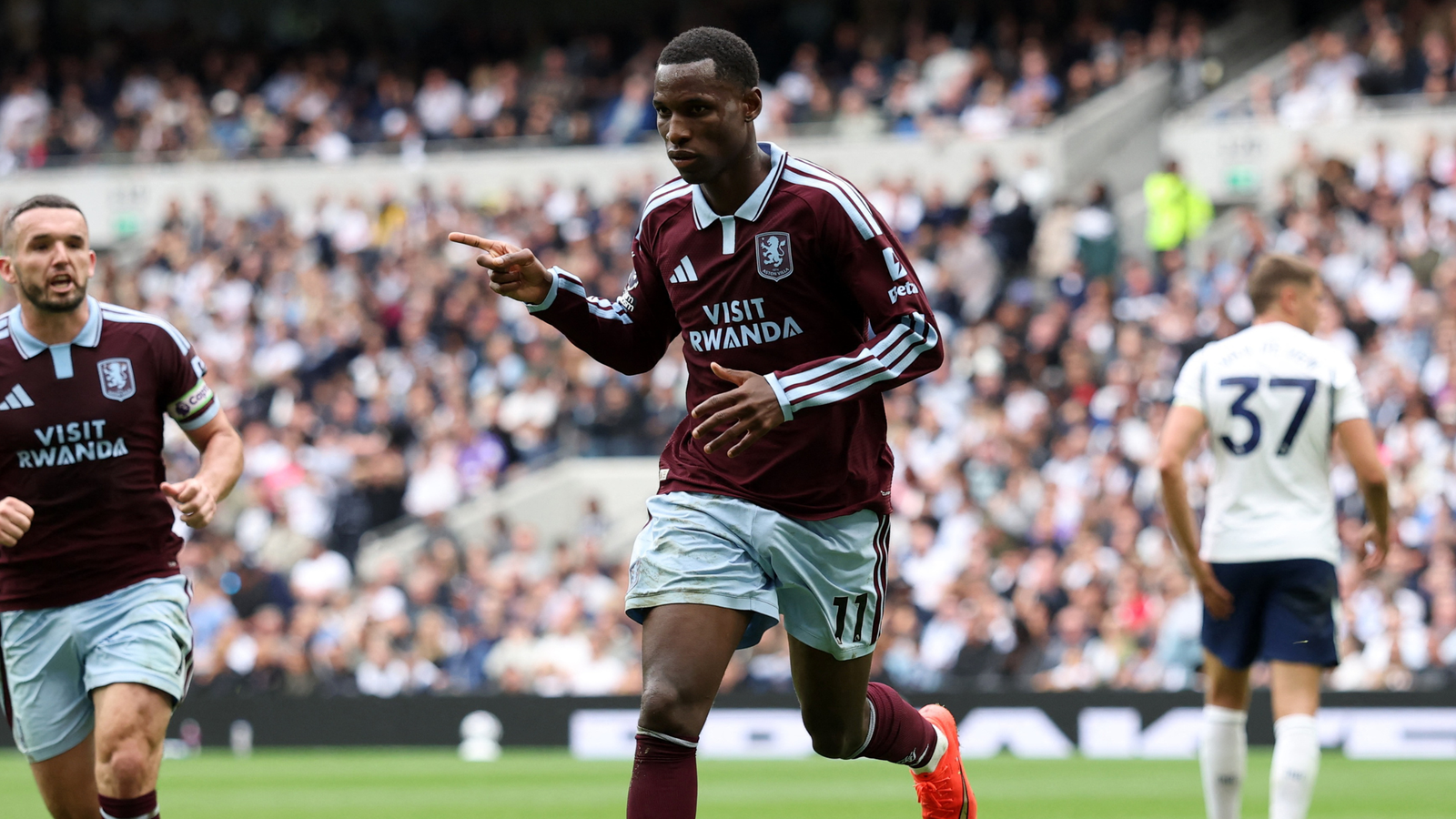 Jackson is Embarrassing Chelsea with Clinical Aston Villa Performances