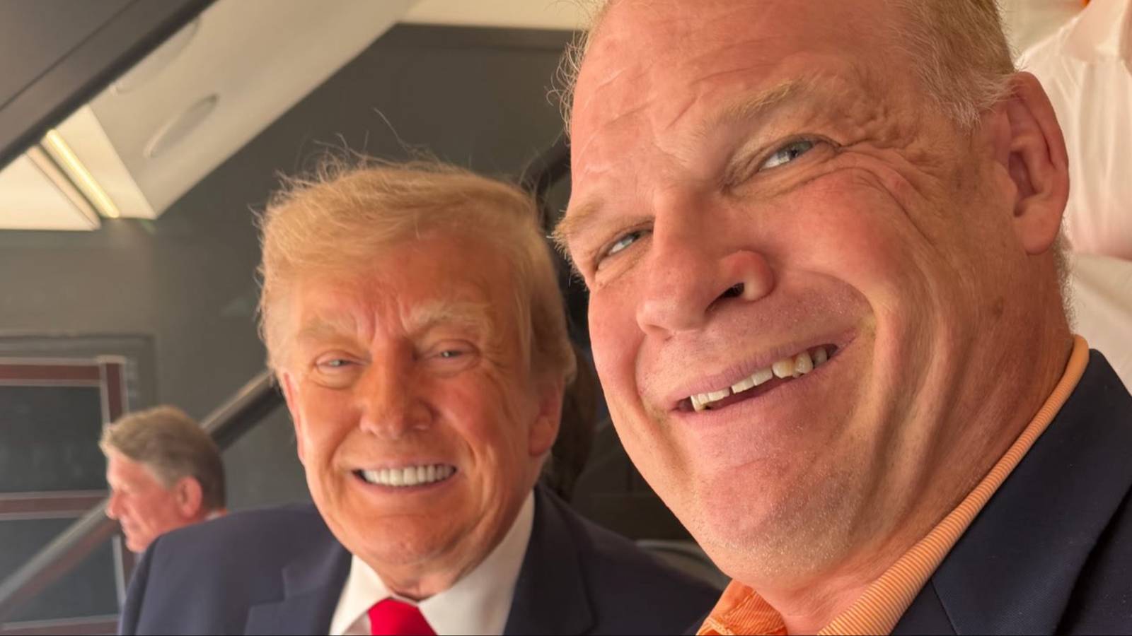 WWE Legend Kane Looks Barely Recognisable in Donald Trump Selfie