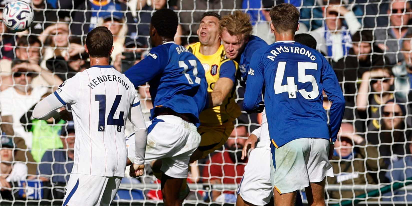 Emiliano Martinez clashes with Jarrad Branthwaite in Everton vs Chelsea