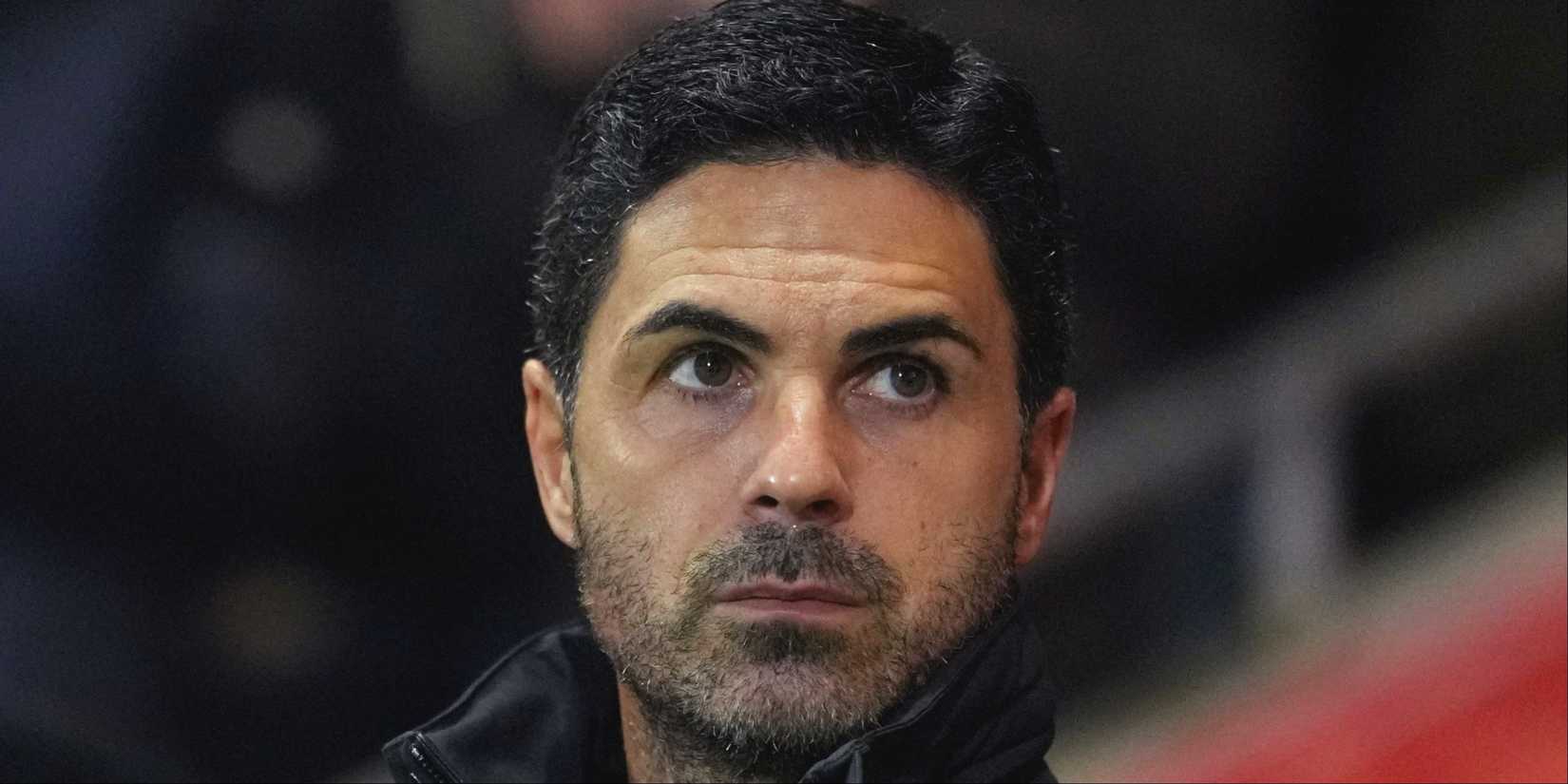 Mikel Arteta of Arsenal looks on