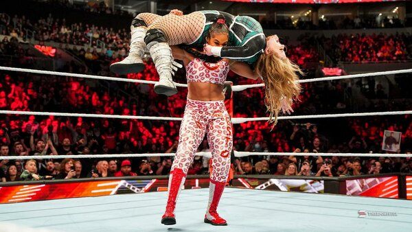 wwe-raw-bianca-belair-showed-why-she-is-the-est-of-wwe-with-an